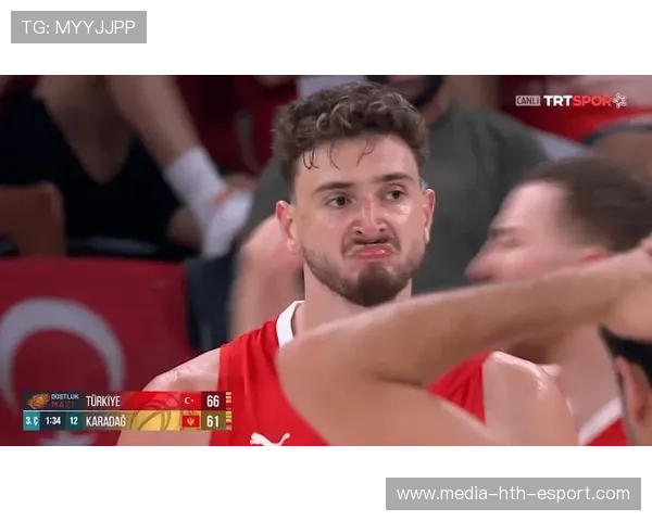 申京篮下强力补扣得分，单场39分统治禁区